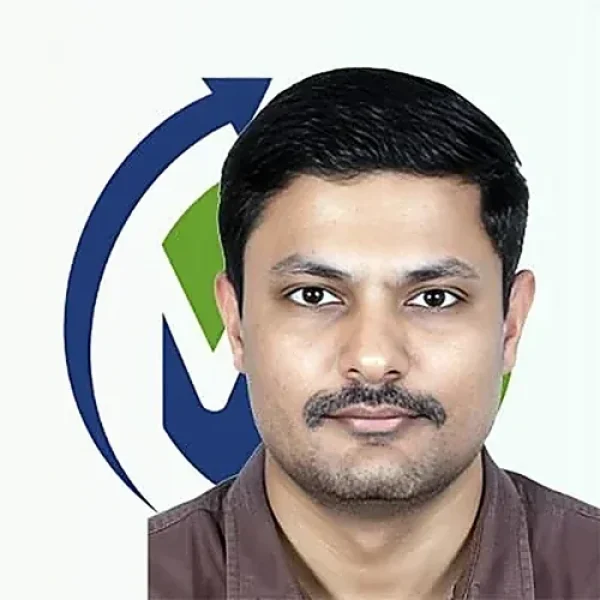 Dr._Dinesh